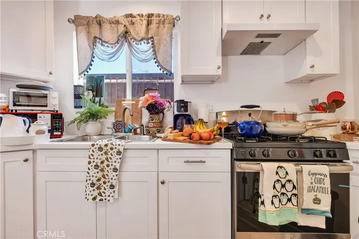 8326 Byrd Avenue, Inglewood, California 90035 — photo 4