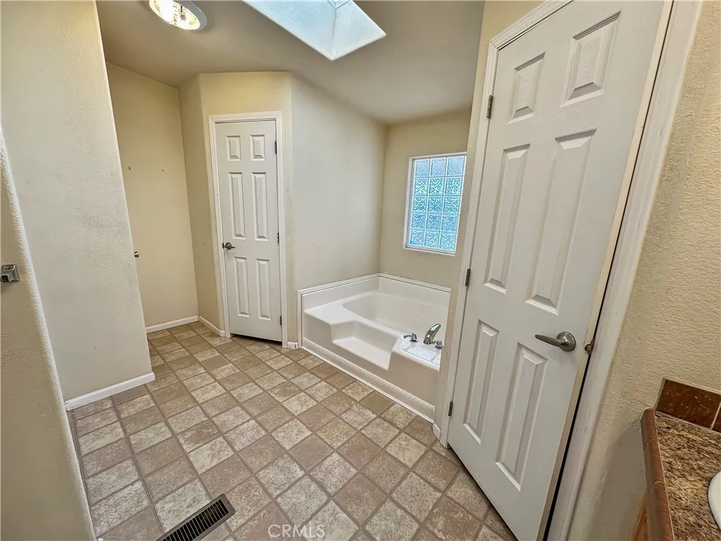 Master Bedroom- Bathroom