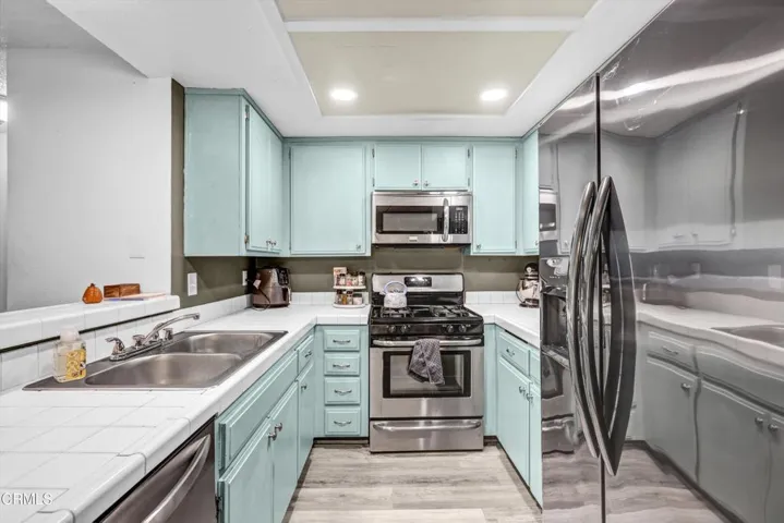 15511 Sherman Way 32, Los Angeles, California 91406 — photo 5