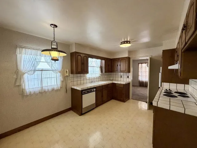 1619 Saint Francis Way, San Carlos, California 94070 — photo 4