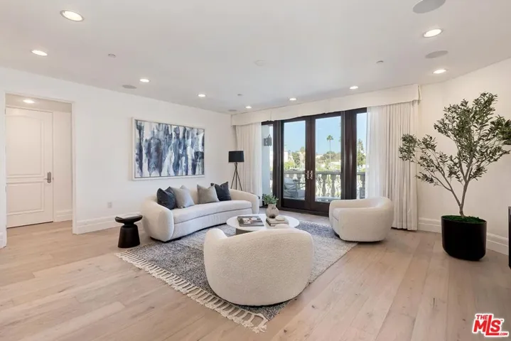 11715 Chenault Street Ph1, Los Angeles, California 90049 — photo 5