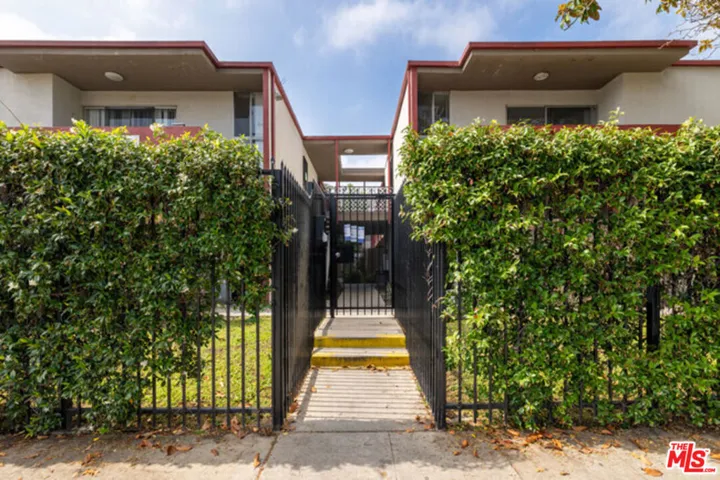 1208 W Adams Boulevard 19, Los Angeles, California 90007 — photo 5