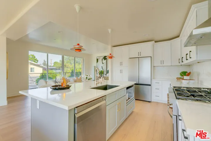 714 N. Chestnut Avenue, Los Angeles, California 90042 — photo 4