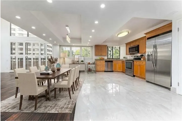 10590 Wilshire Boulevard 305, Los Angeles, California 90024 — photo 4