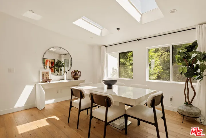2228 Laurel Canyon Boulevard, Los Angeles, California 90046 — photo 4