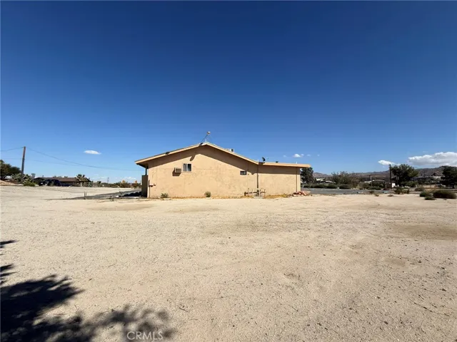 57173 Sunnyslope, Yucca Valley, California 92284 — photo 4