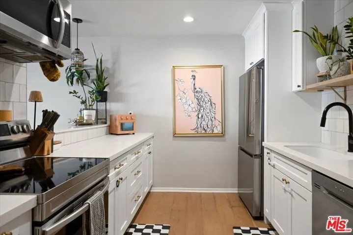 12955 Riverside Drive 203, Sherman Oaks, California 91423 — photo 5