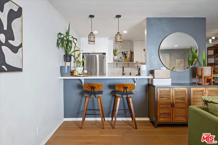 12955 Riverside Drive 203, Sherman Oaks, California 91423 — photo 4