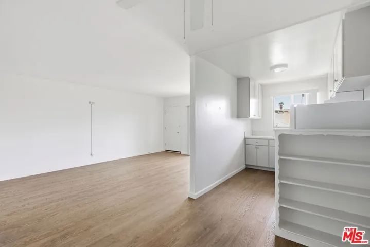 1528 Winona Boulevard 9, Los Angeles, California 90027 — photo 5