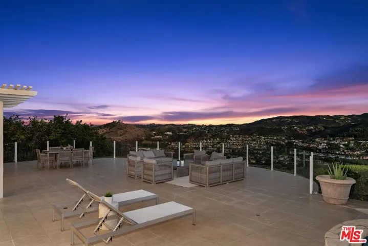 24658 Cordillera Drive, Calabasas, California 91302 — photo 5