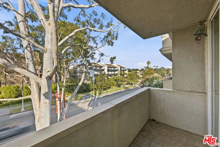 2301 S Beverly Glen Boulevard 301, Los Angeles, California 90064 — photo 4