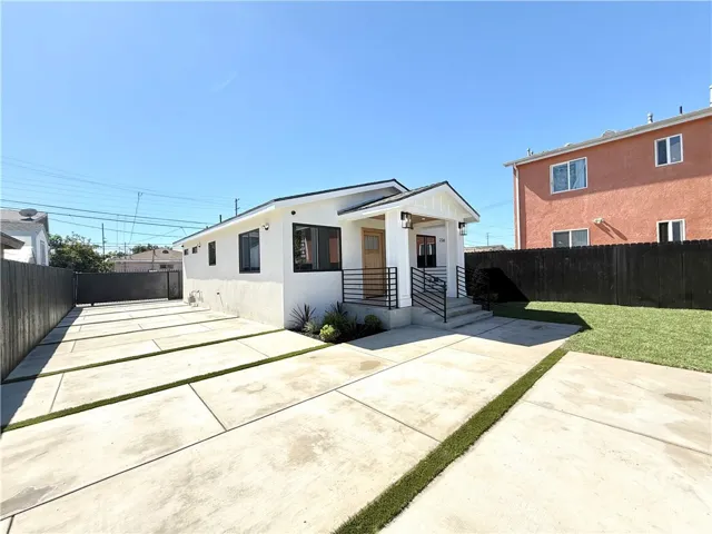 236 E E 99th, Los Angeles, California 90003 — photo 4