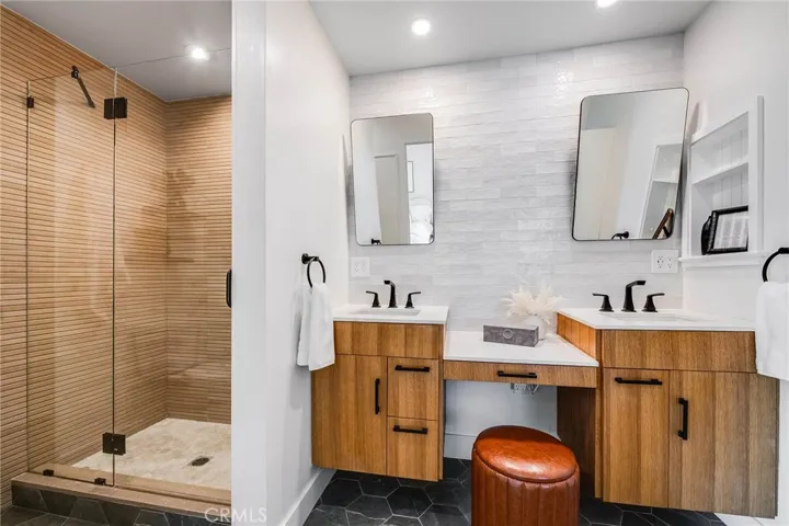 340 N Clybourn Avenue, Burbank, California 91505 — photo 4