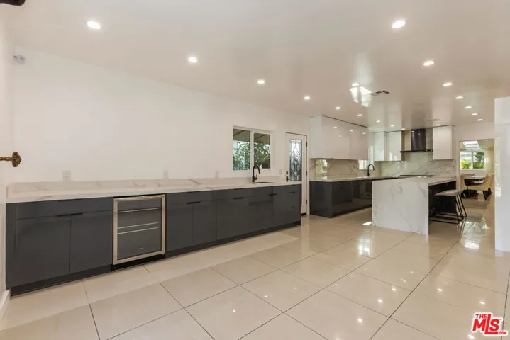 120 N Oakhurst Drive, Beverly Hills, California 90210 — photo 4