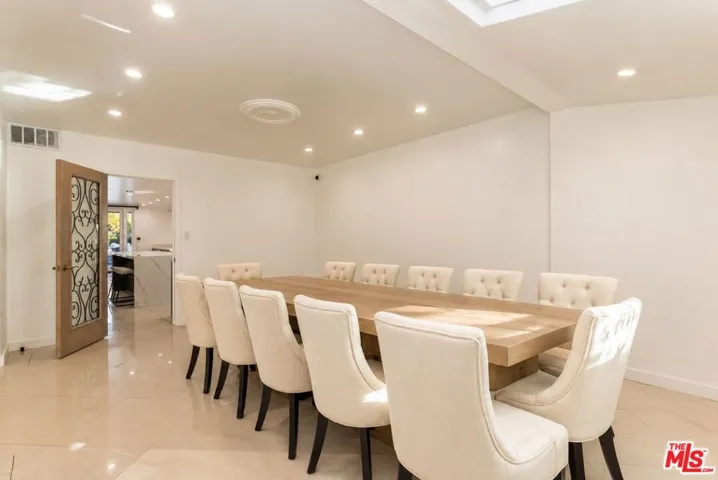120 N Oakhurst Drive, Beverly Hills, California 90210 — photo 5
