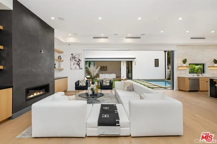 4952 Haskell Avenue, Encino, California 91436 — photo 4