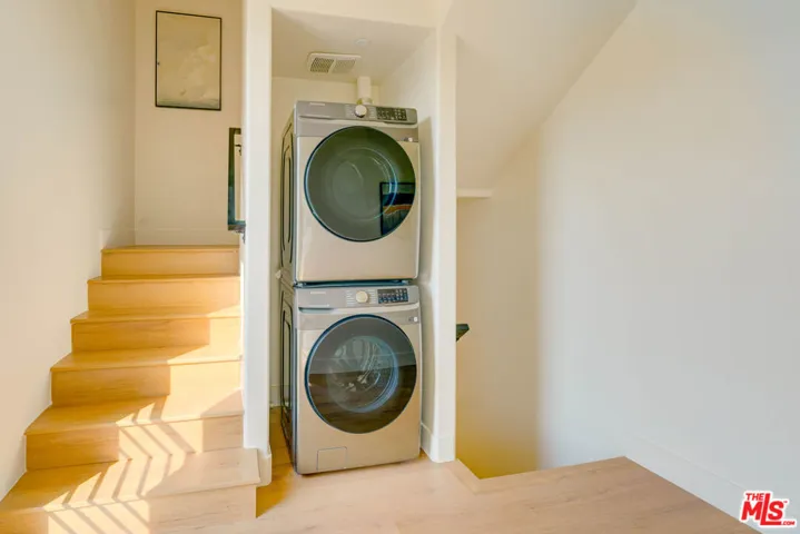 712 N. Chestnut Avenue, Los Angeles, California 90042 — photo 5