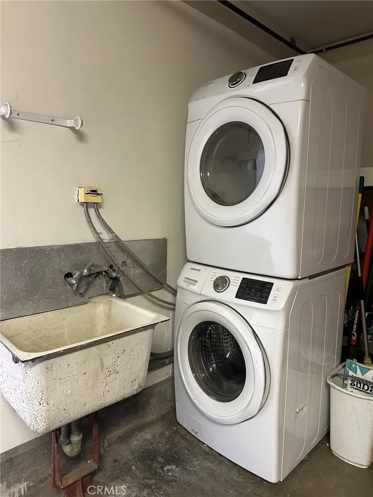 Use of Shared Laundry in Garage Use of Shared Laundry in Garage