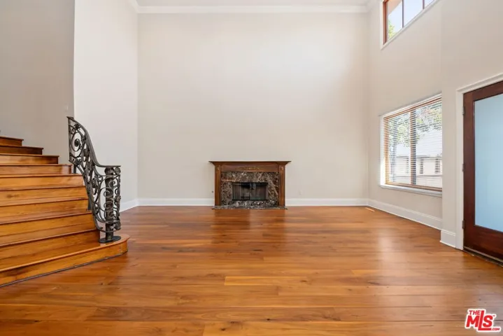 419 N Laurel Avenue, Los Angeles, California 90048 — photo 4