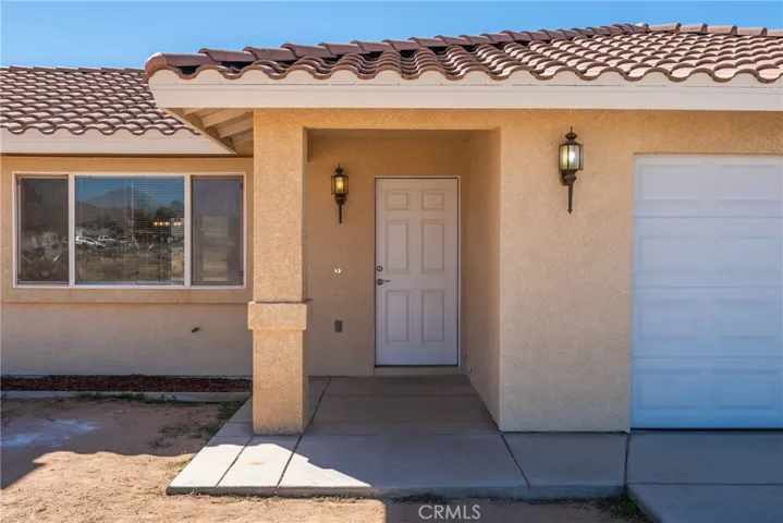 22607 Lucilla, Apple Valley, California 92308 — photo 4