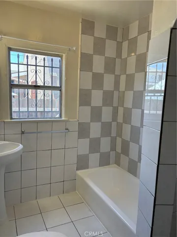 1120 W 85th, Los Angeles, California 90044 — photo 5