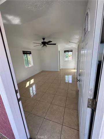 3241 Easy, Long Beach, California 90810 — photo 5