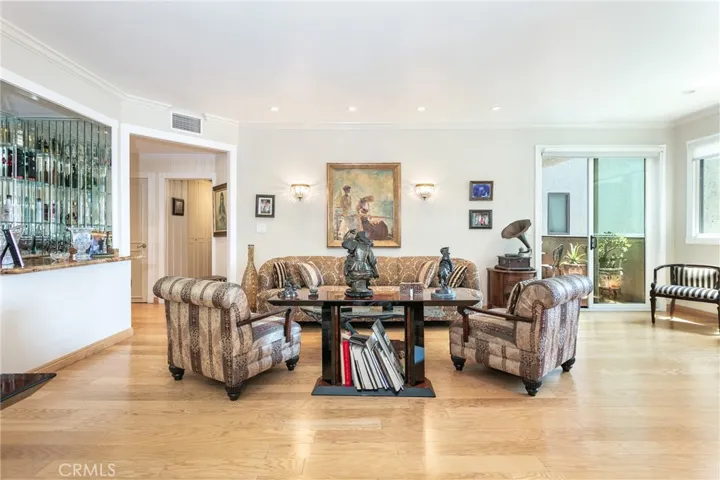 9000 Cynthia St 306, West Hollywood, California 90069 — photo 5