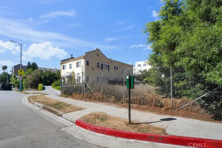 1449 N Bronson, Los Angeles, California 90028 — photo 4