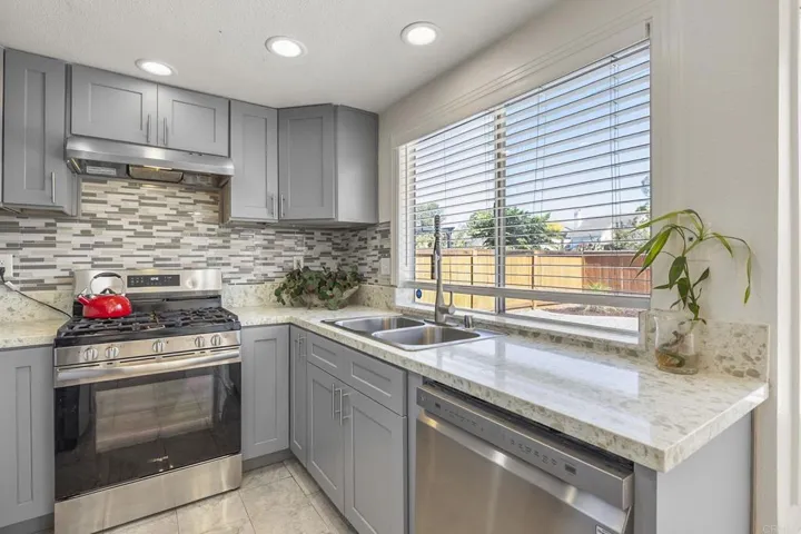 10581 Penridge Street, San Diego, California 92126 — photo 5