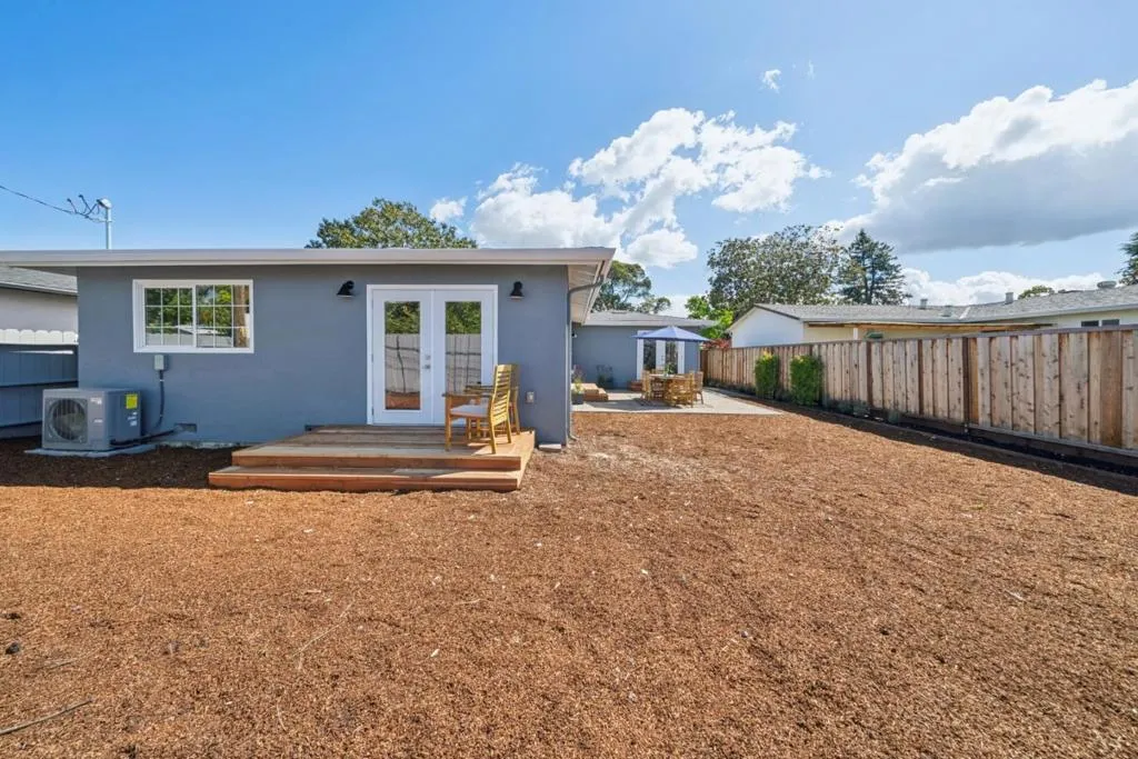 941 Amador Ave