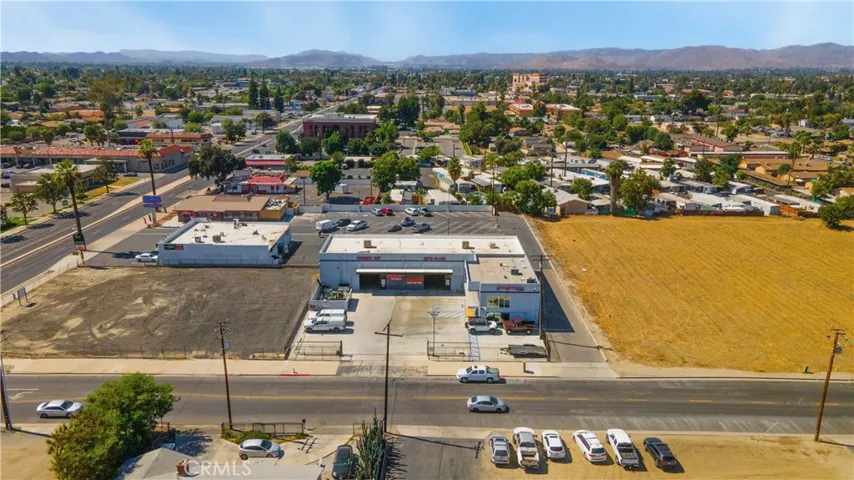 125 N Yale, Hemet, California 92544 — photo 4