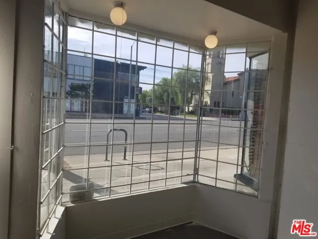 5281 W Pico Boulevard, Los Angeles, California 90019 — photo 4