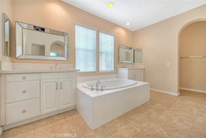 2907 Breezy Meadow Circle, Corona, California 92883 — photo 4