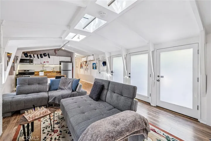 2041 N Beverly Glen Boulevard, Los Angeles, California 90077 — photo 4