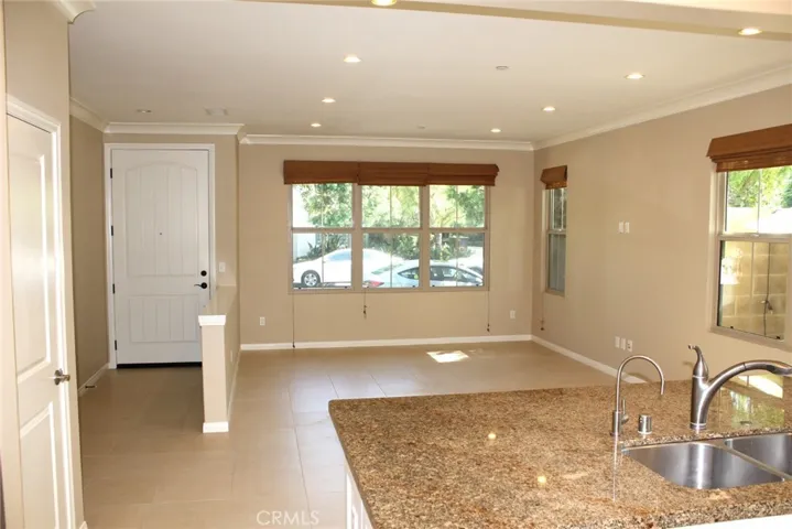 83 Thornhurst, Irvine, California 92620 — photo 5
