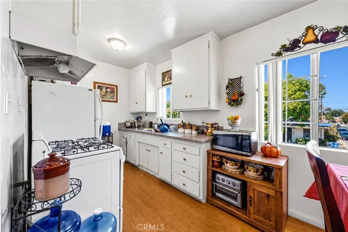 5333 Pine Avenue, Long Beach, California 90805 — photo 5