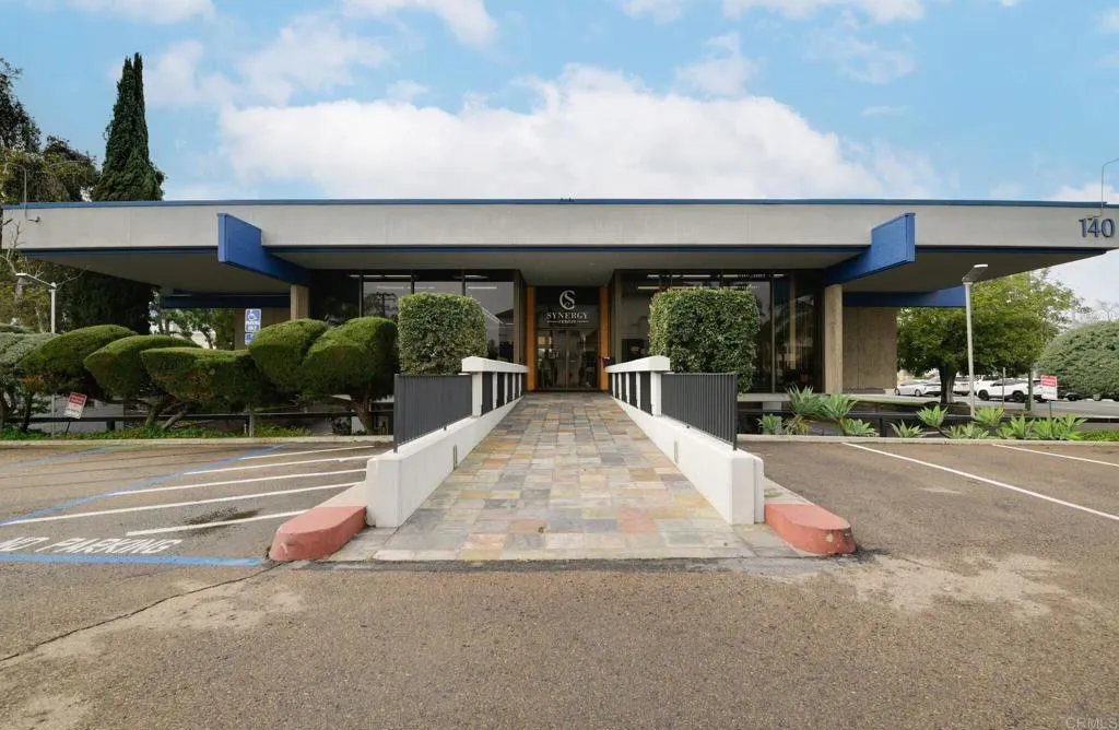 140 N Escondido Blvd