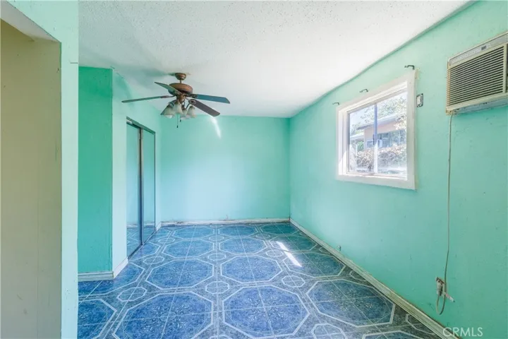 11465 Amboy Ave., San Fernando, California 91340 — photo 4