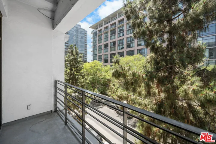 330 W 11th Street 406, Los Angeles, California 90015 — photo 5