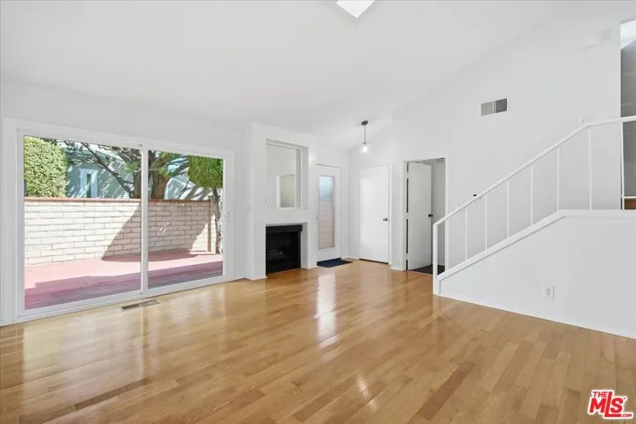 13065 Mindanao Way 8, Marina Del Rey, California 90292 — photo 5