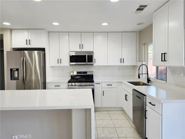 1068 Nighthawk Place, Beaumont, California 92223 — photo 4