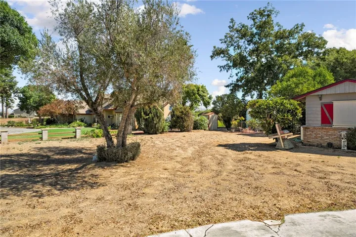 8170 Grapewin, Corona, California 92880 — photo 5