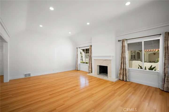 1020 Olmsted, Glendale, California 91202 — photo 5