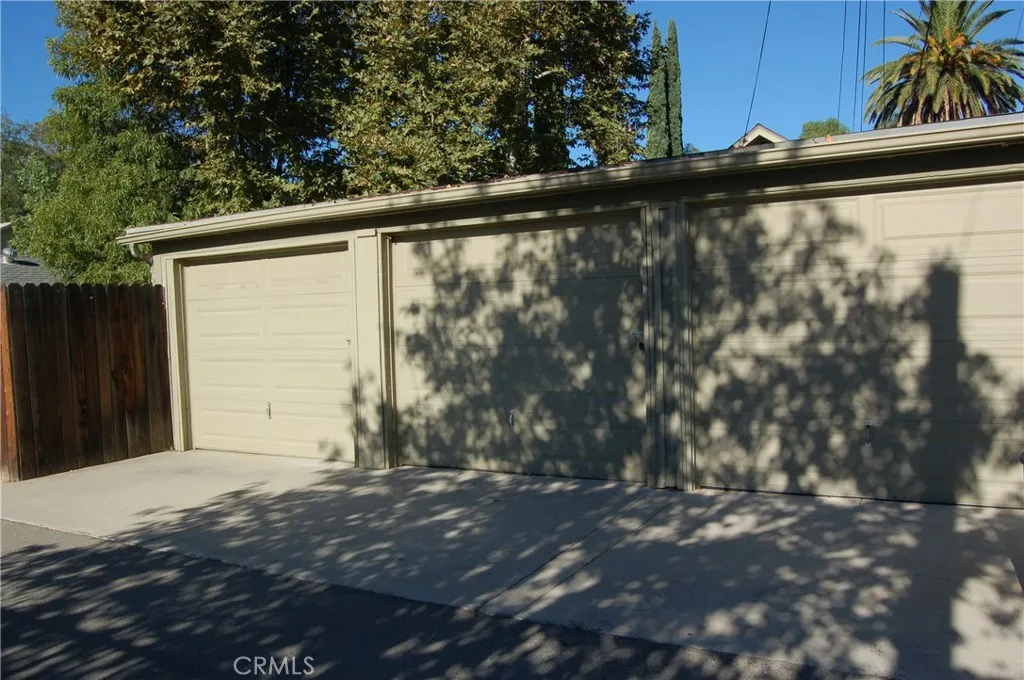 GARAGES GARAGES