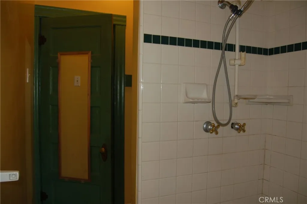 SHOWER SHOWER