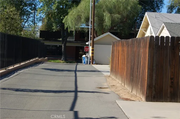 ALLEY