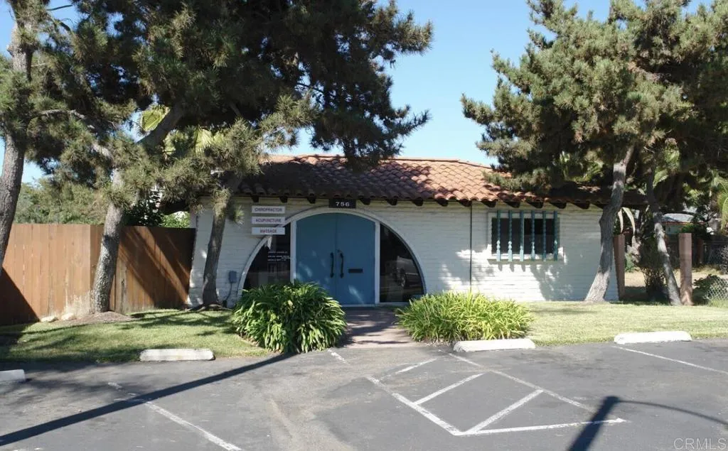 756 Grand Ave