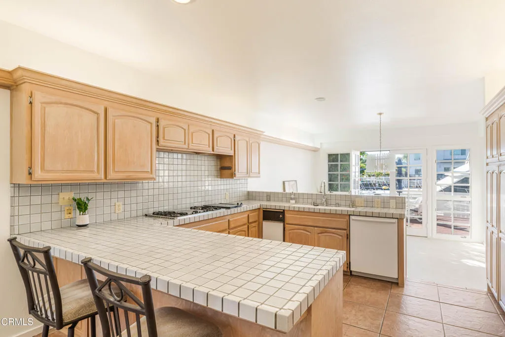 4030 Ischia Dr-13