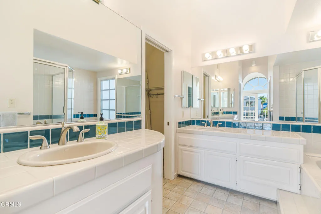 4030 Ischia Dr-23