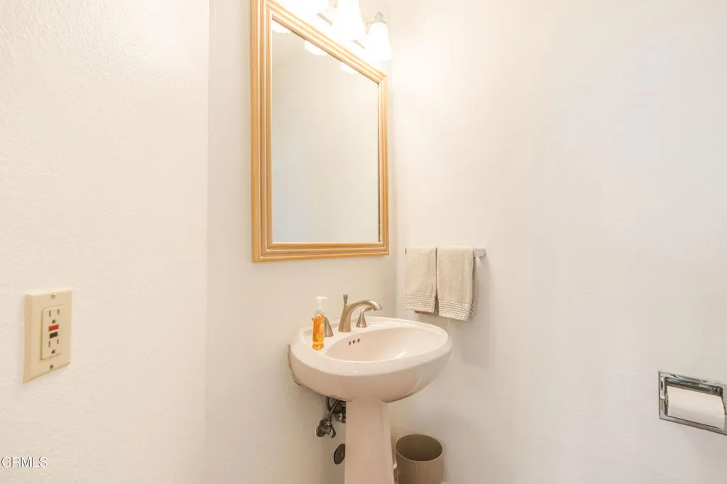 4030 Ischia Dr-18